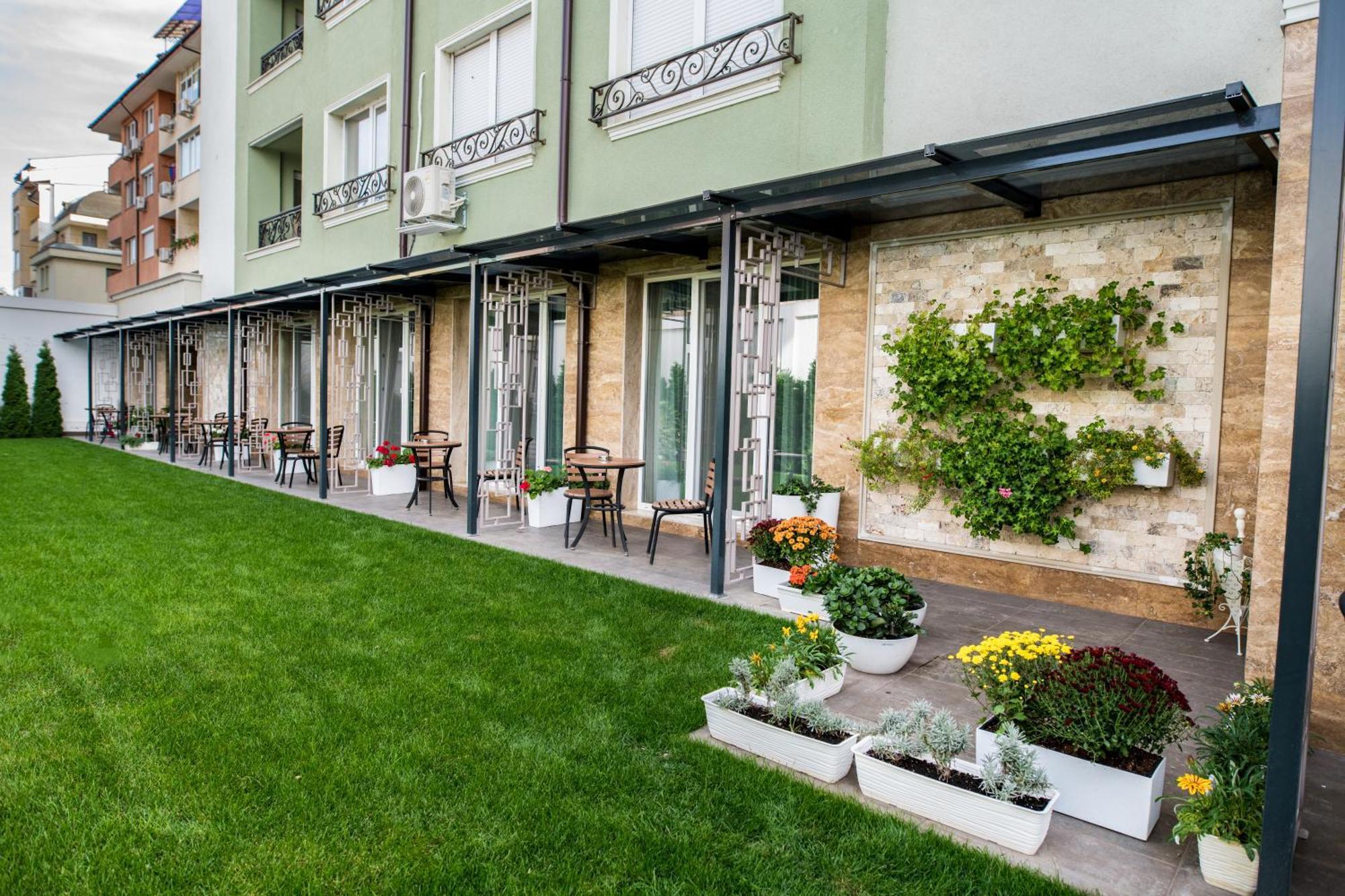 Arletti Hotel Ruse Exterior foto